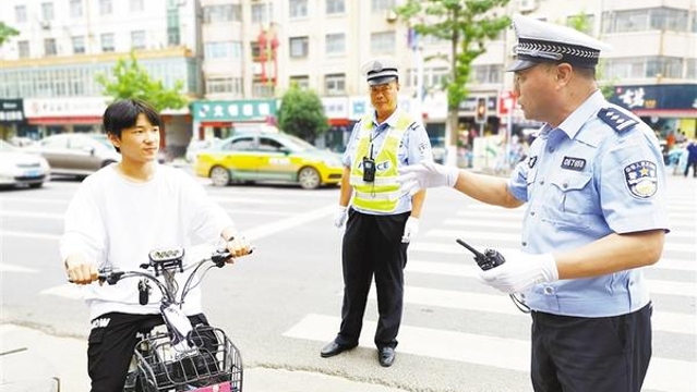 “創(chuàng)衛(wèi)”讓交通更便民——中心城區(qū)交通綜合整治攻堅行動綜述